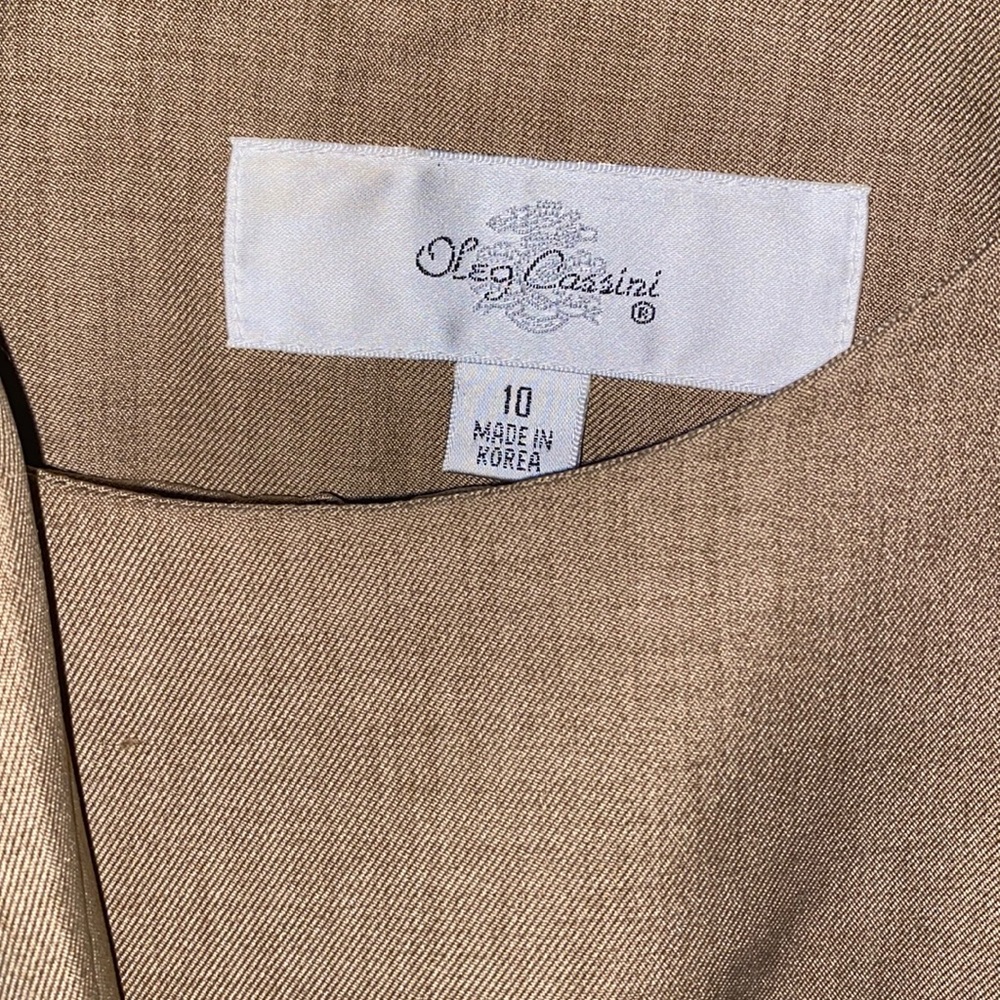 Oleg Cassini 2-piece dress suit w/long coat